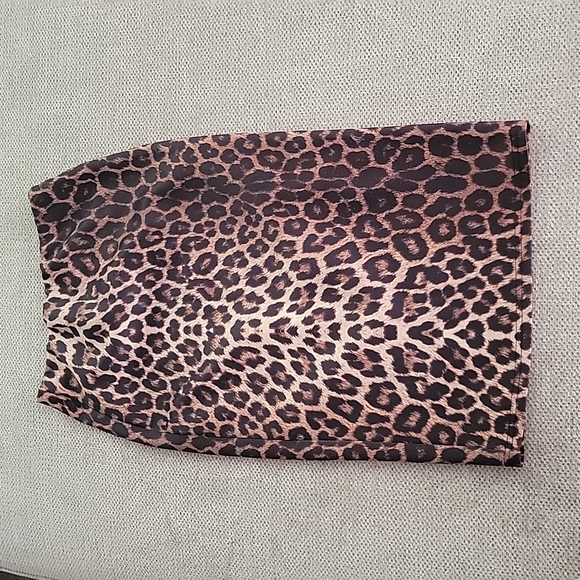 UK sized skirt - Picture 1 of 2